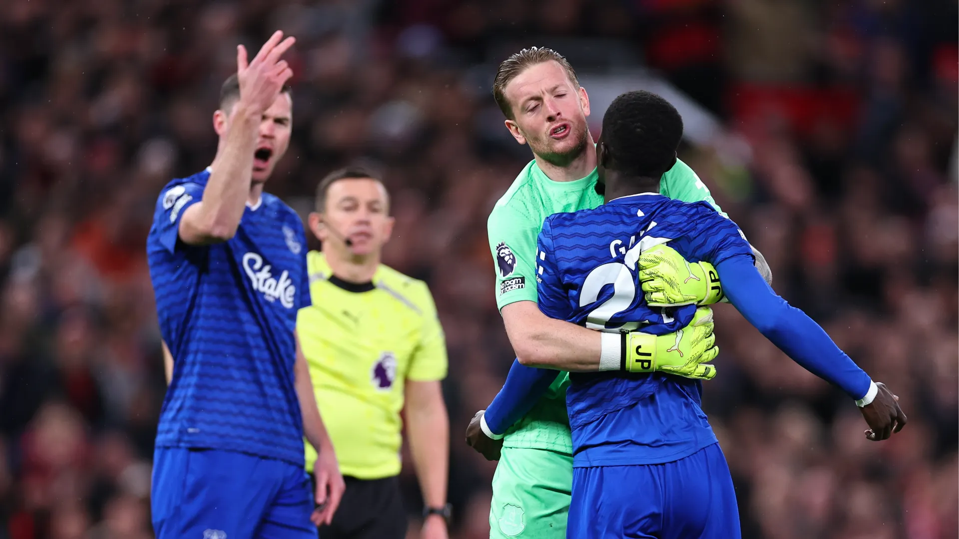 "Chiedo scusa al mio compagno, è tutta colpa mia" ha scritto poi su Instagram
