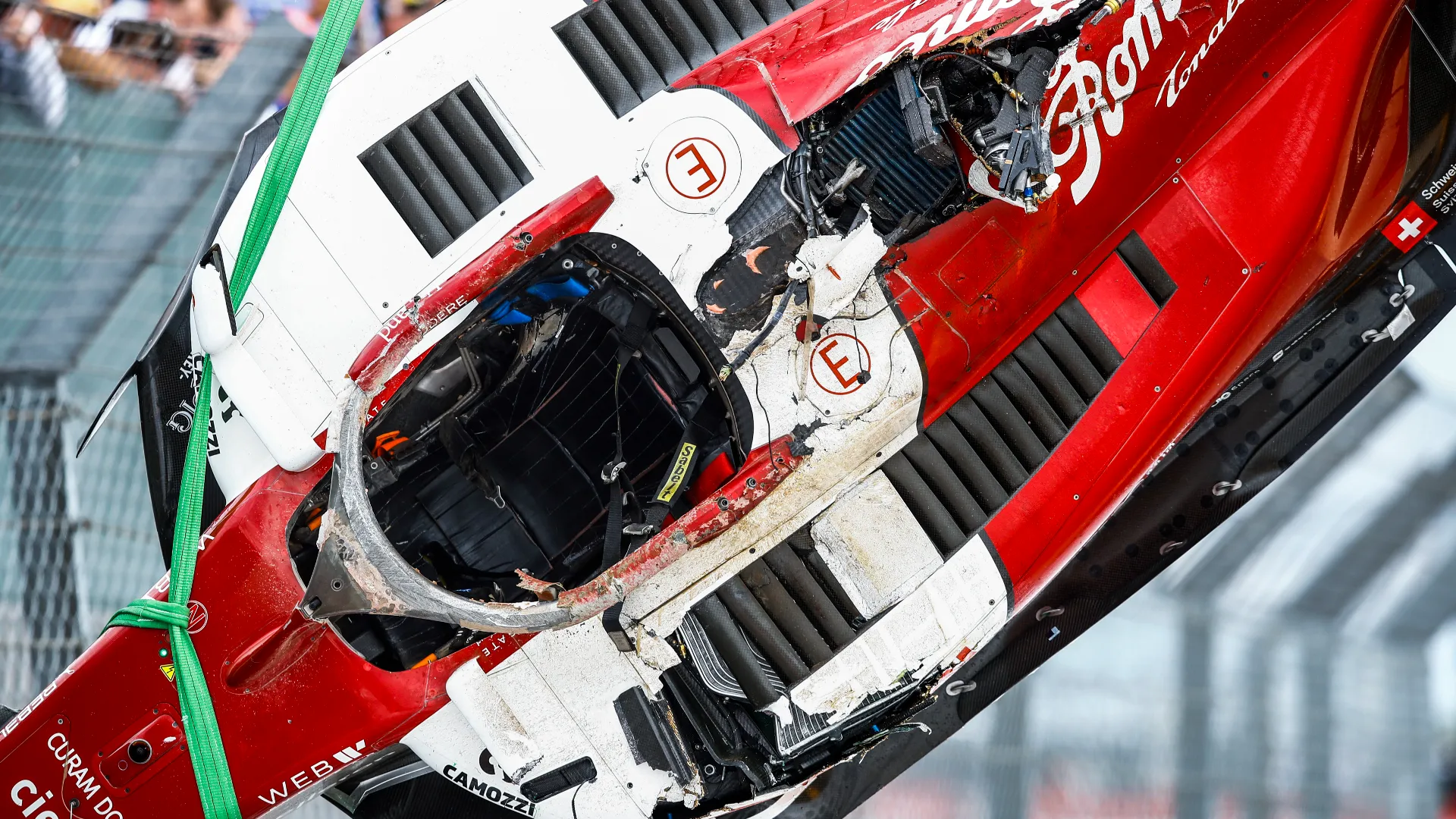 "Ho sentito la perdita di liquido, non ero sicuro se venisse dal mio corpo o dalla mia macchina e mi sono spaventato"