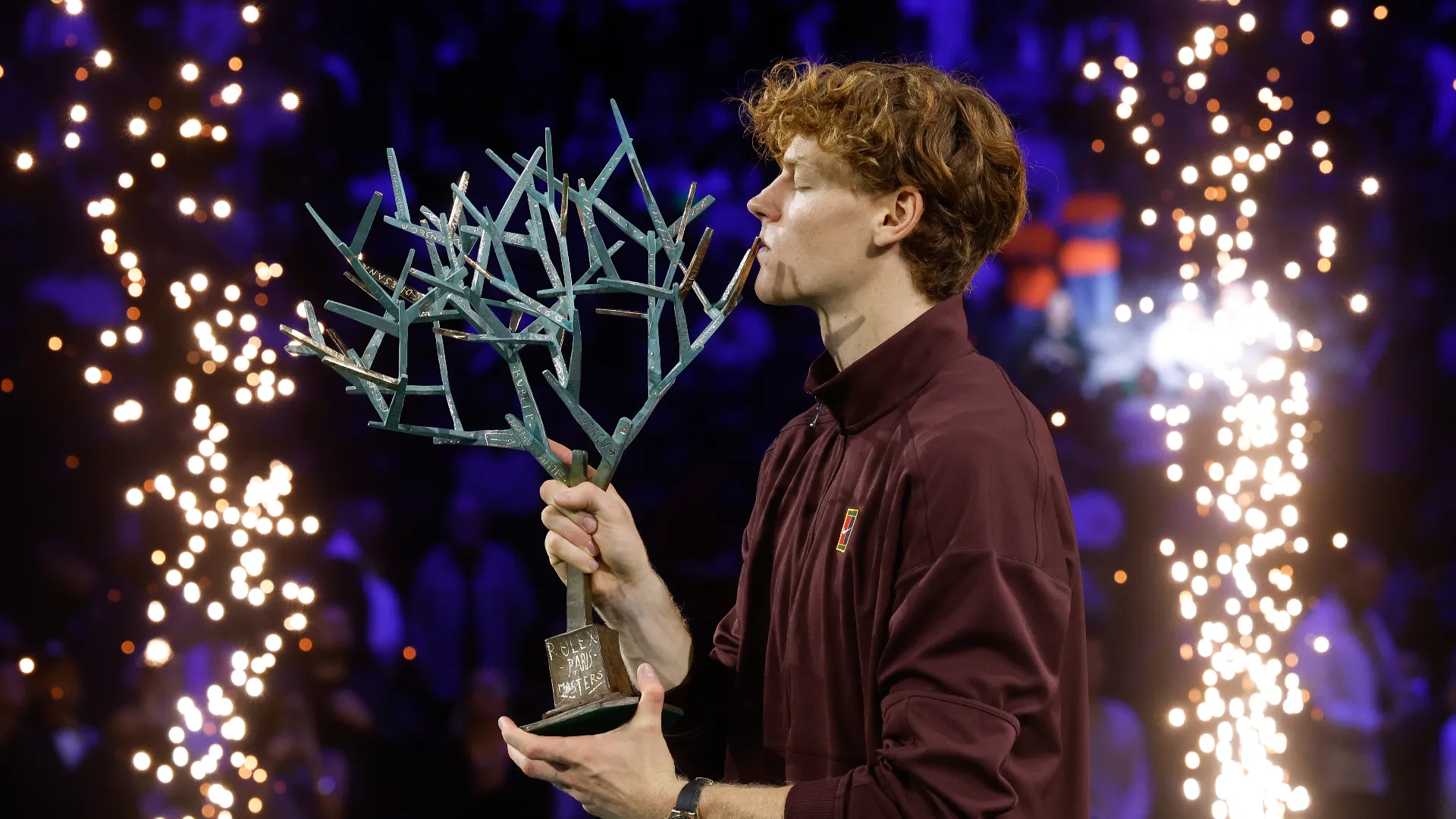 Il tennista altoatesino è tornato numero uno del mondo dopo il trionfo nella finale di Parigi contro Auger-Aliassime