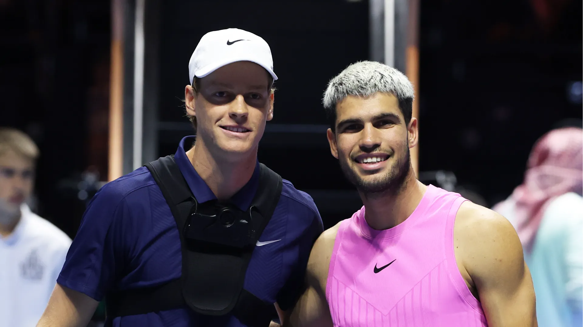 Sinner-Alcaraz, le immagini virali dell'incontro. Carlos prende in giro Jannik