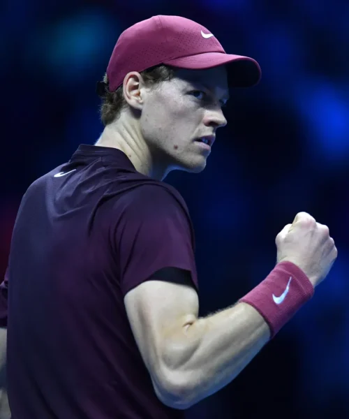 Jannik Sinner batte ancora Zverev: è già in semifinale alle ATP Finals
