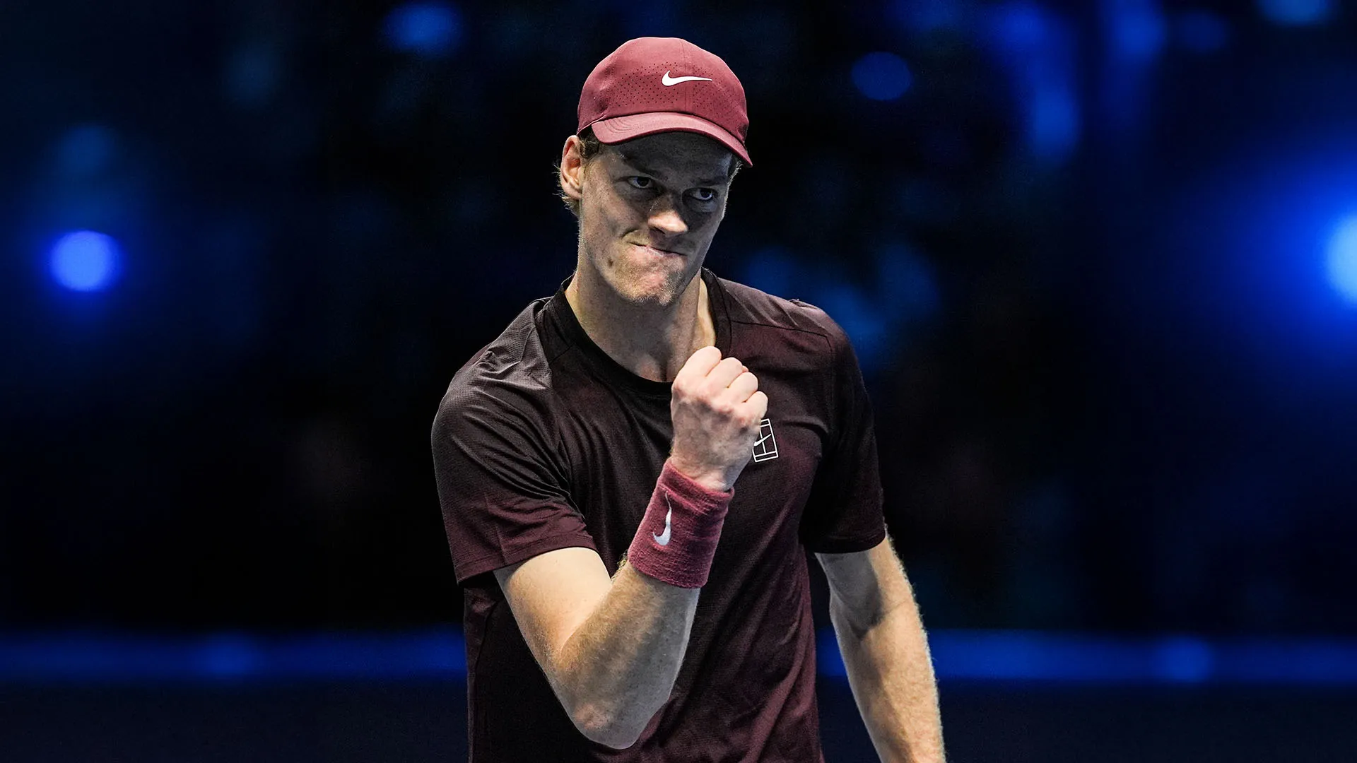 Jannik Sinner ha sconfitto Alexander Zverev in due set 