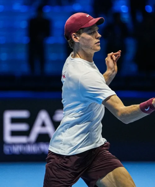 La frecciatina di Gianni Morandi ai rivali di Jannik Sinner scatena i tifosi