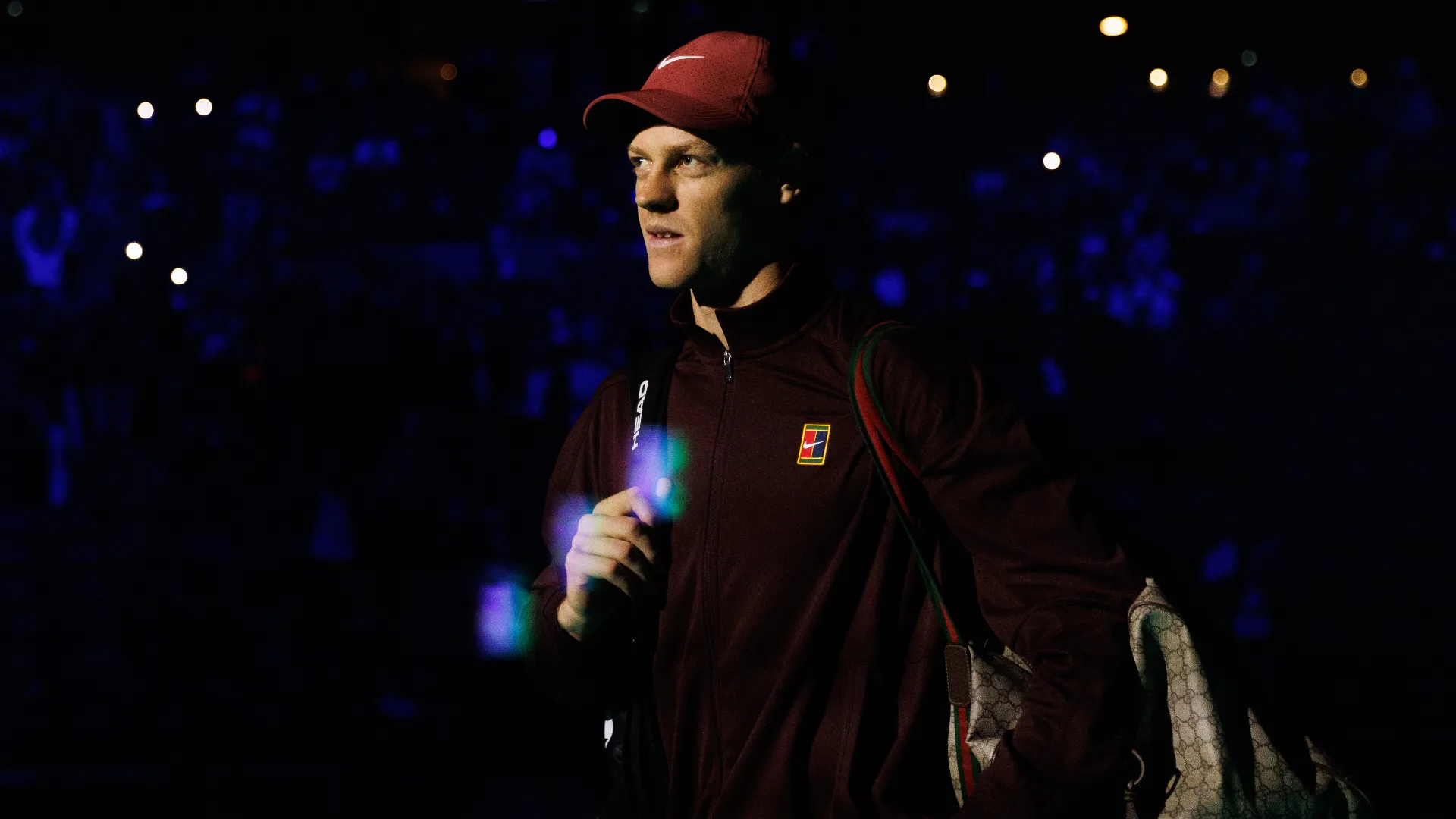 Momenti di tensione durante la partita contro Ben Shelton