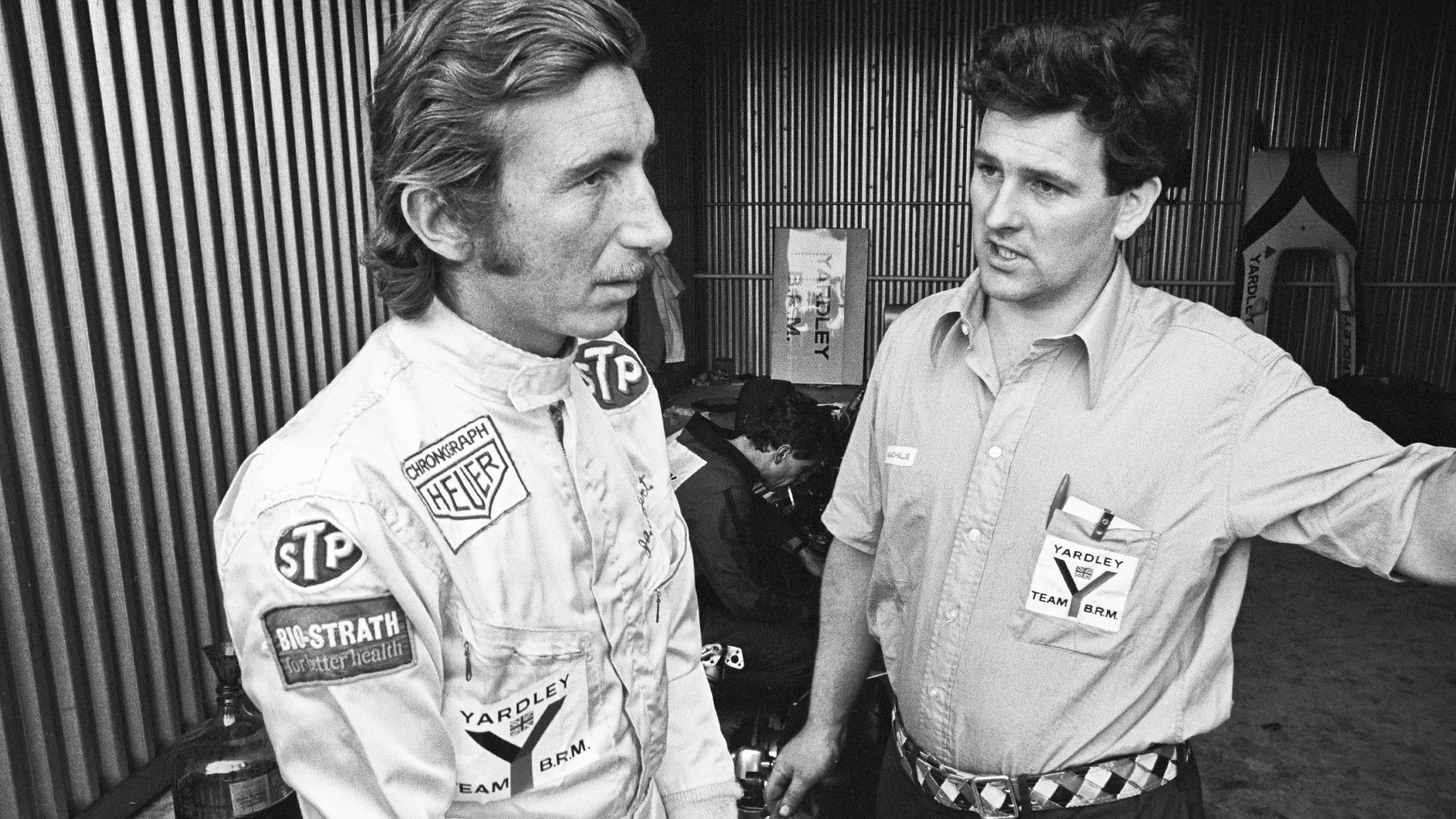 Porta avanti impegni imprenditoriali nel settore automobilistico e collaborazioni pubblicitarie.