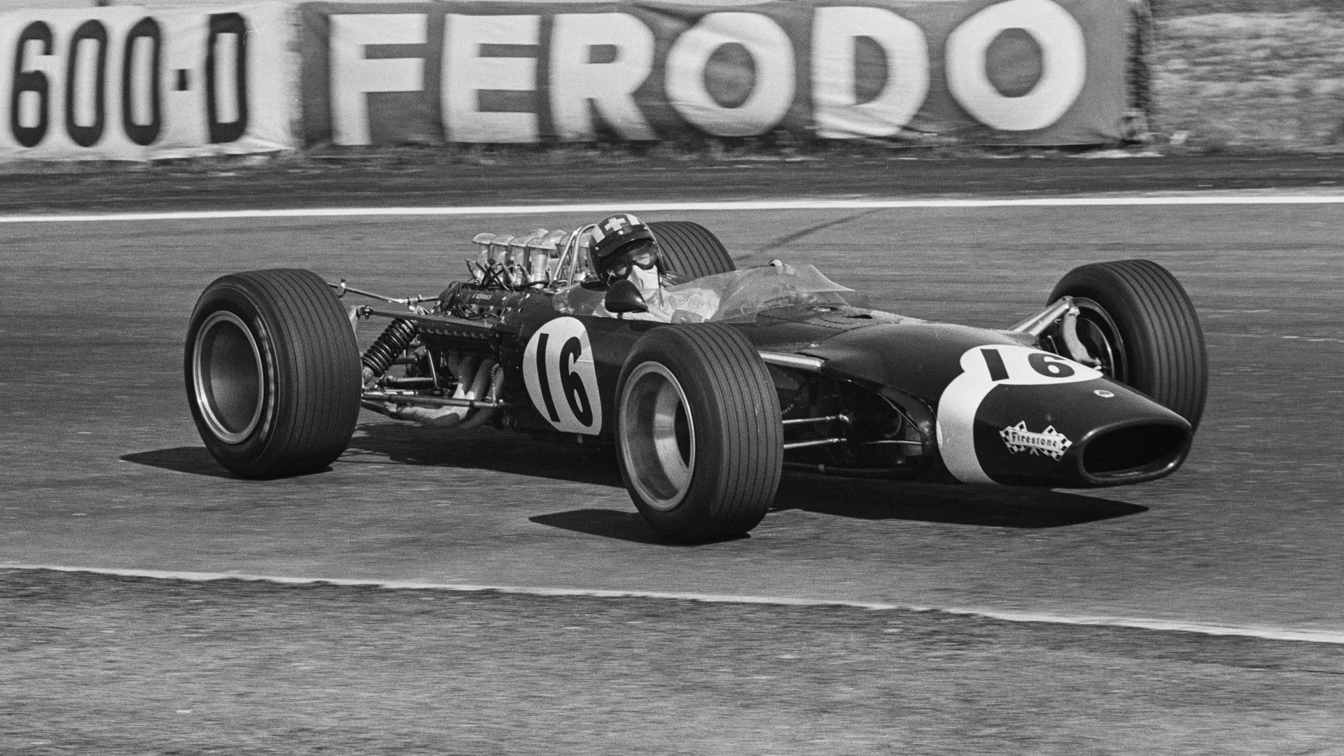 Nel 1968 conquista la sua prima vittoria in Formula 1 in Gran Bretagna.