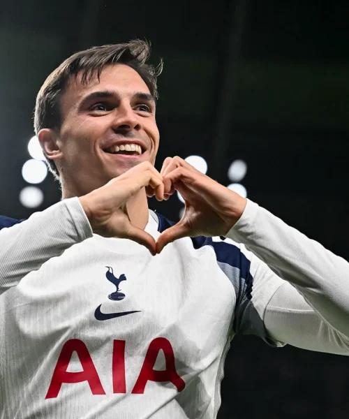 João Palhinha irriconoscibile al Tottenham: le foto