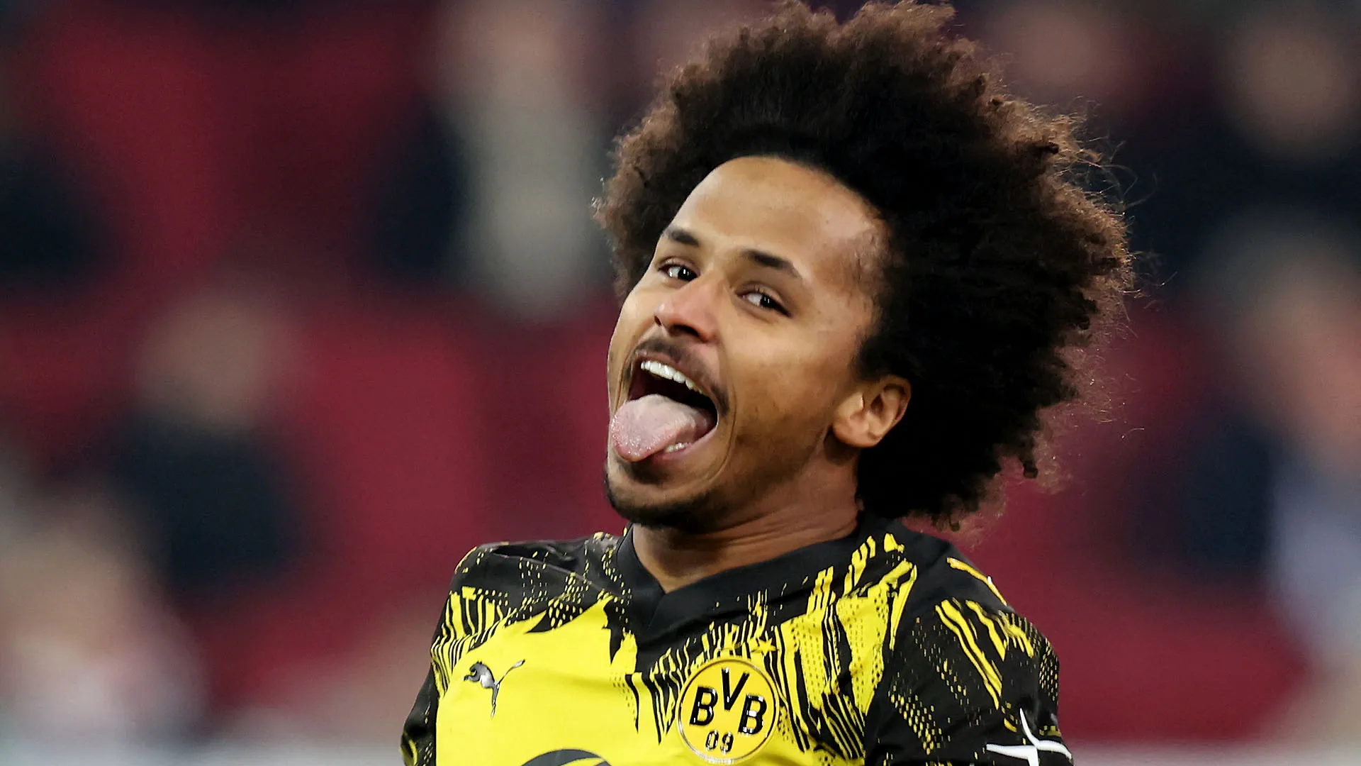 Adeyemi sembra sia disposto a rinnovare solo se il club inserirà una clausola rescissoria nel suo contratto
