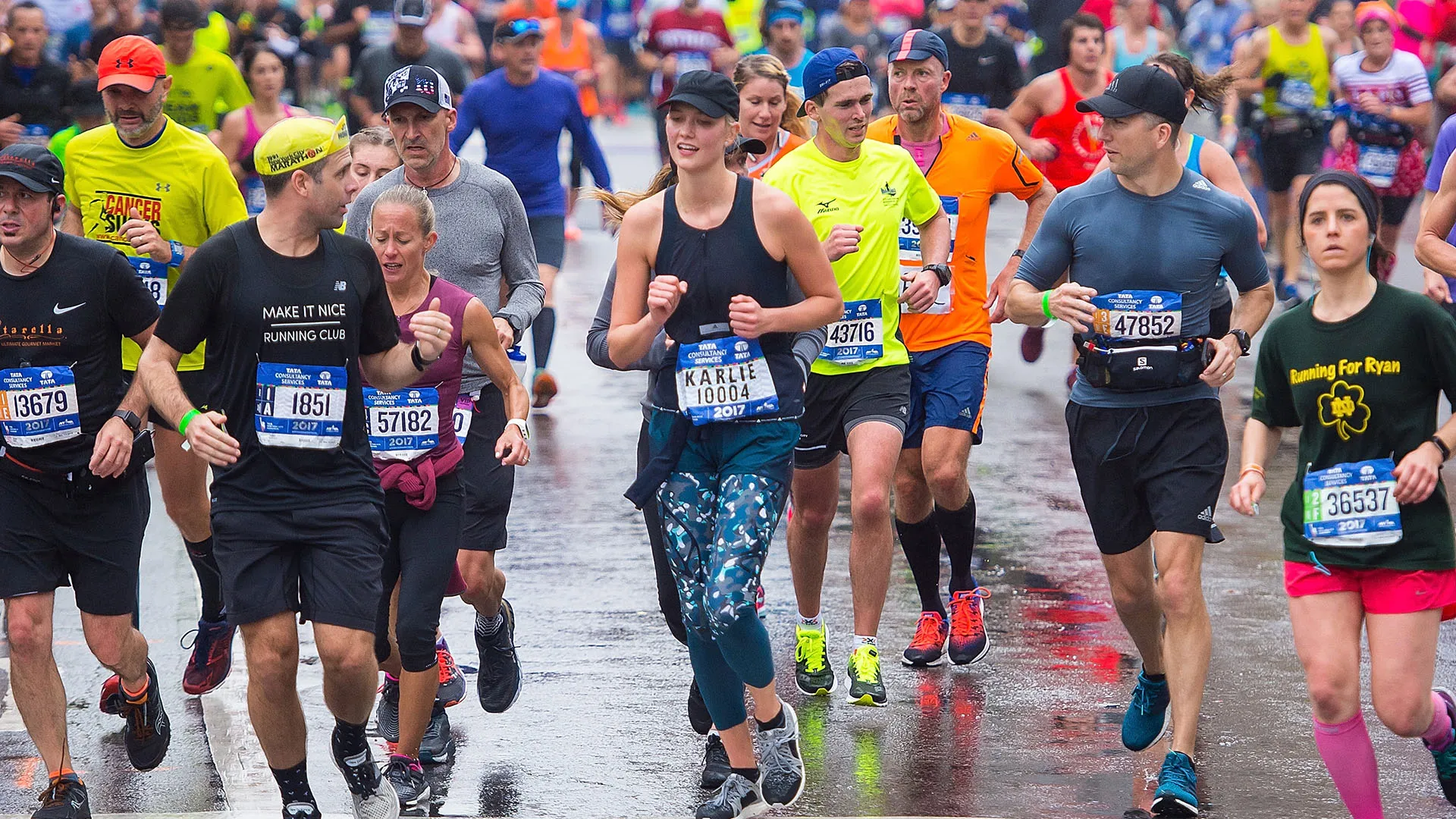 Karlie Kloss si allena moltissimo e i risultati sono ben visibili...