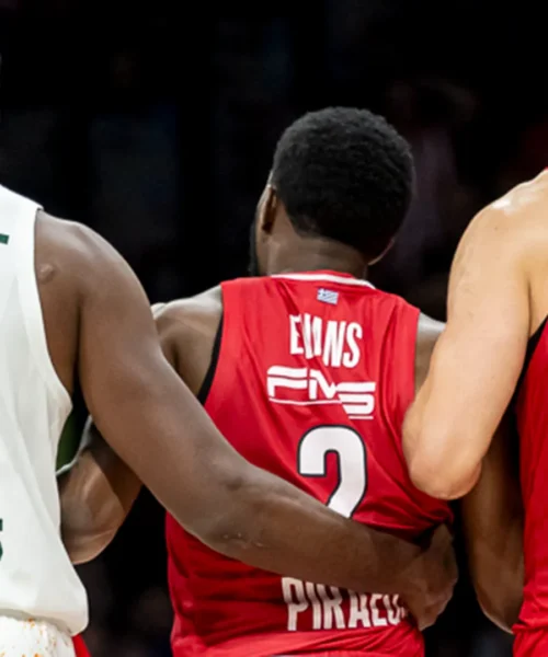 Terribile dramma: torna dopo 500 giorni e si infortuna gravemente dopo due minuti. Pubblico in lacrime