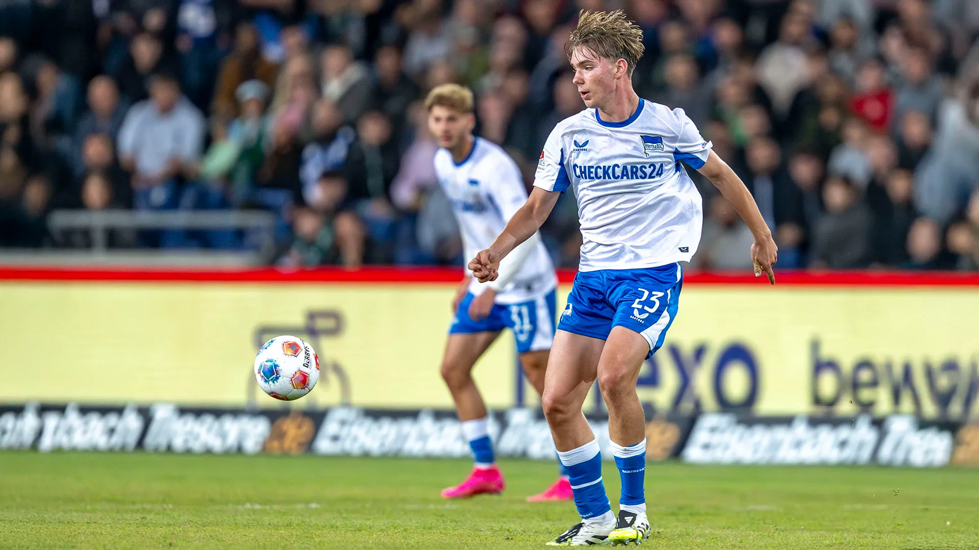 Eichhorn ha attirato l'attenzione anche di altri club della Bundesliga e di diversi top club europei