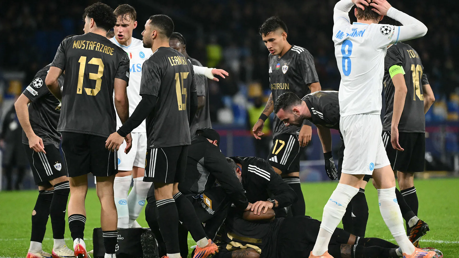 Il campione ha ricevuto una violentissima pallonata in faccia ed è svenuto