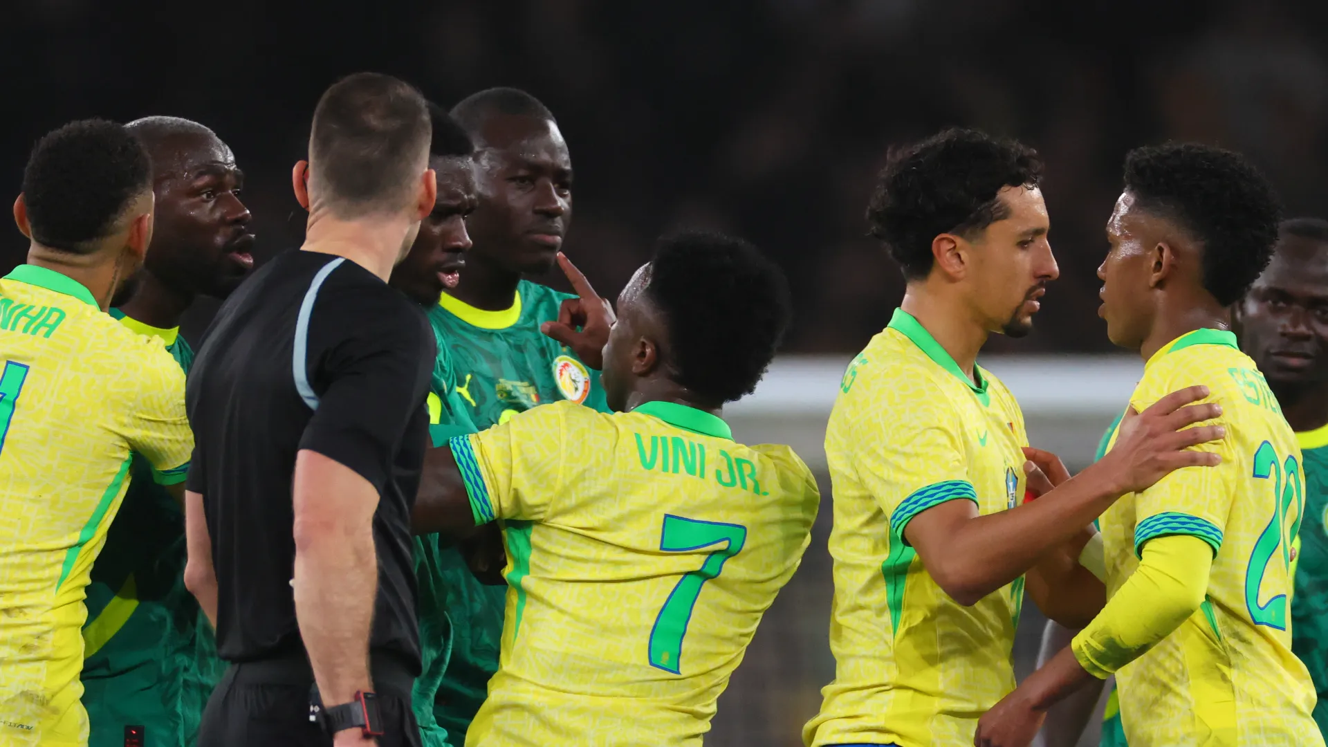 Poco prima dell'intervallo si è accesa una discussione in campo che ha visto come protagonista Koulibaly