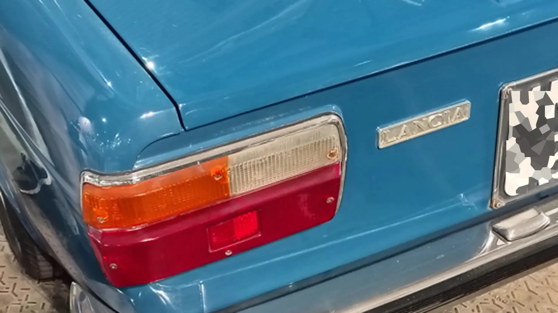 Deriva dalla Flavia berlina ma viene profondamente aggiornata per il nuovo ruolo.