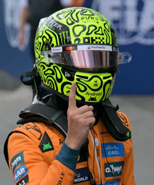 Lando Norris in pole a Interlagos, Kimi Antonelli toglie la prima fila alla Ferrari di Charles Leclerc