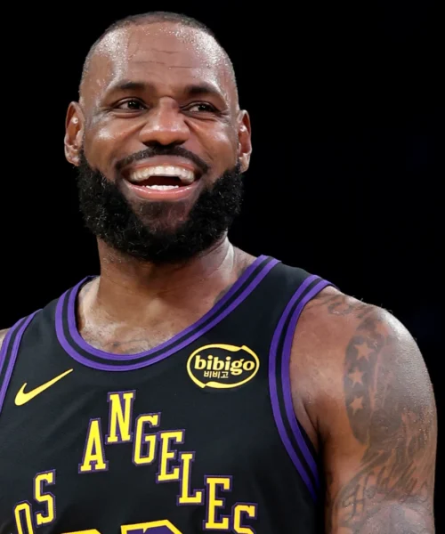NBA: il debutto stagionale di LeBron James è vincente, altro record storico