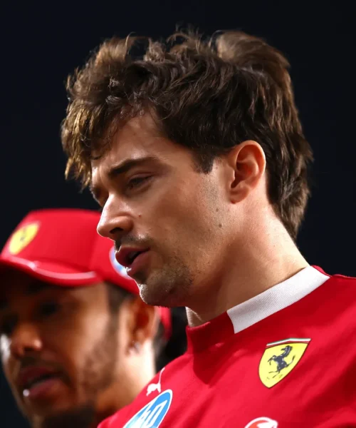 Sconforto in Ferrari, Leclerc difende la squadra: “Fa molto male”