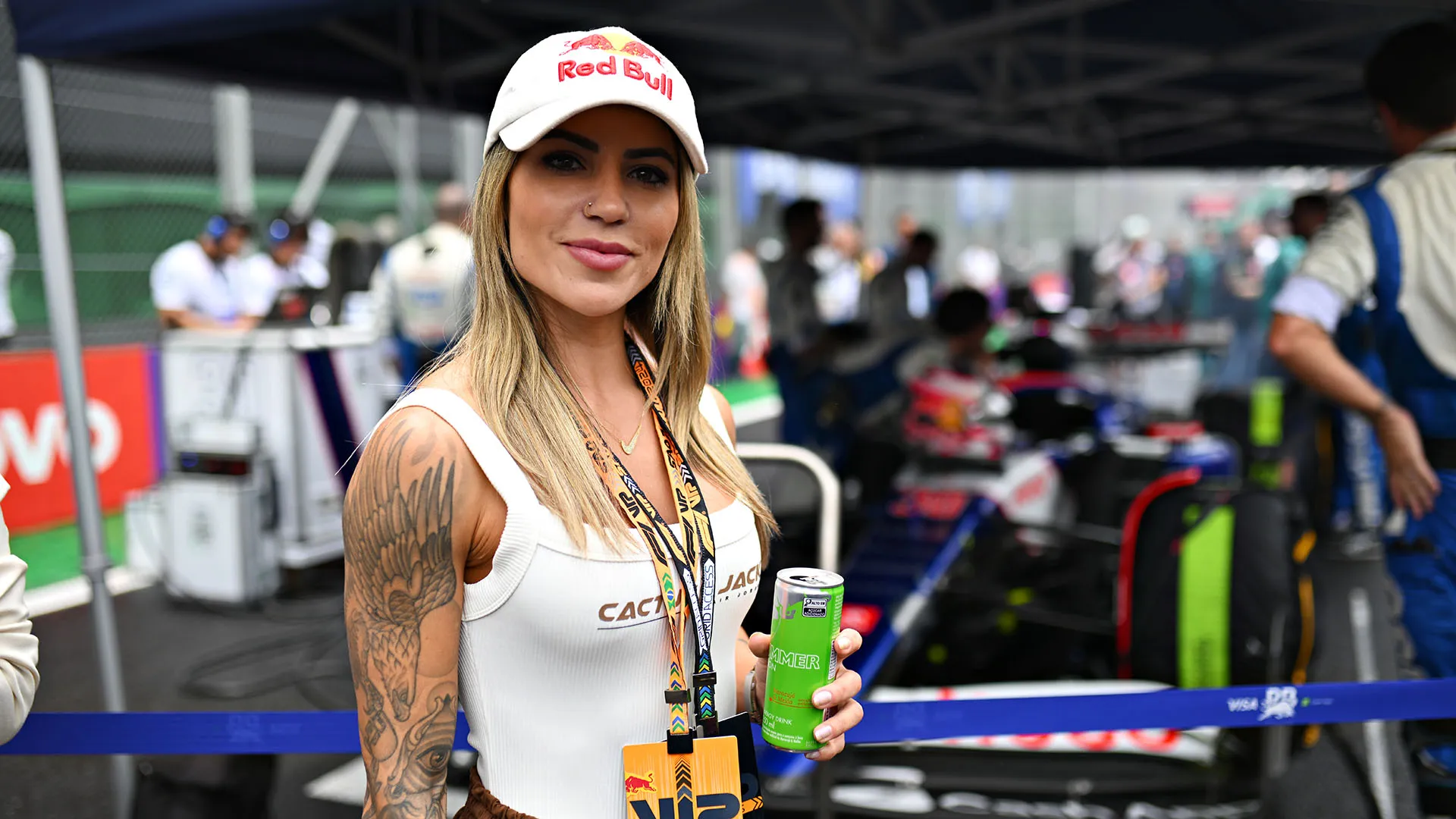 La campionessa di skateboard ha deciso di cimentarsi anche nei motori
