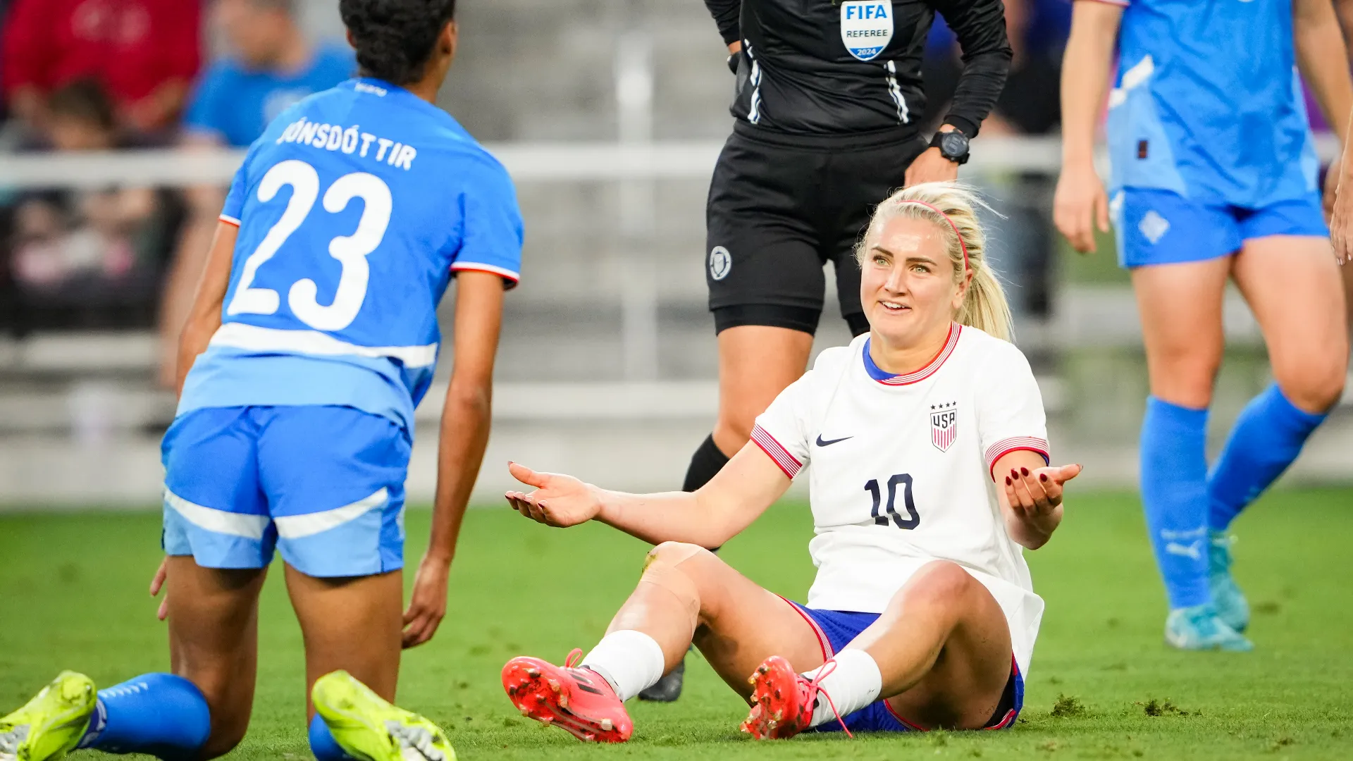 Diventa sempre più importante nella nazionale USA, parte integrante della rosa vincente ai Mondiali 2019.