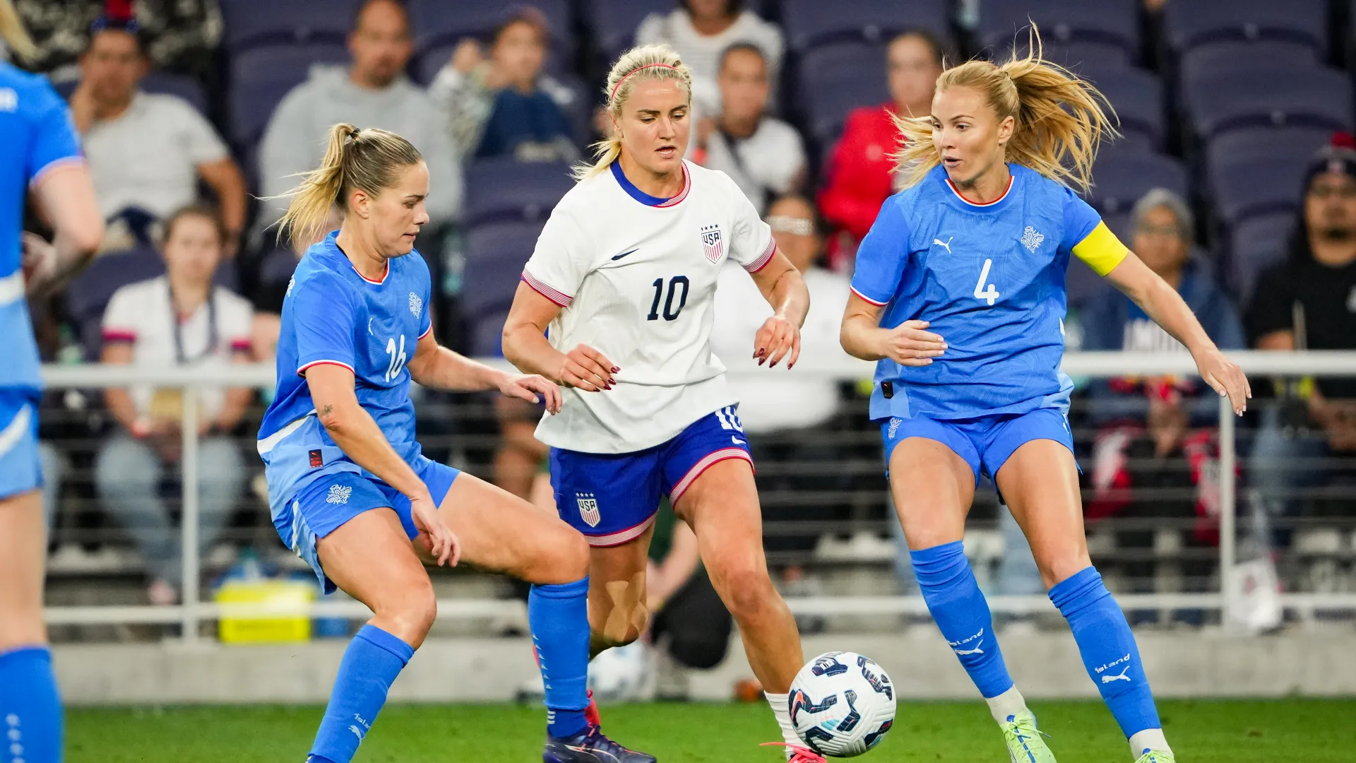 Lindsey, da quando si è sposata, porta il cognome Heaps sulla maglia della nazionale statunitense