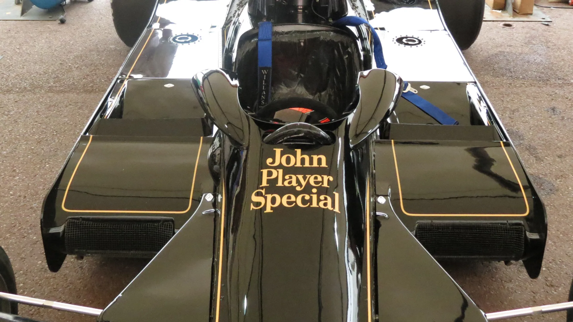 La sospensione posteriore viene completamente riprogettata per ottimizzare l'estrazione dell'aria dai Venturi.