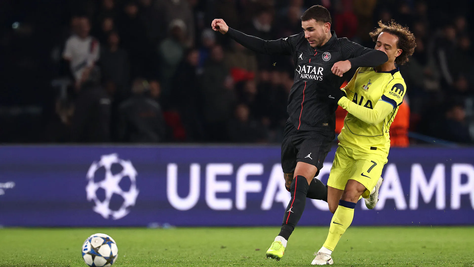 La partita del campione francese contro il Tottenham è finita con un'espulsione