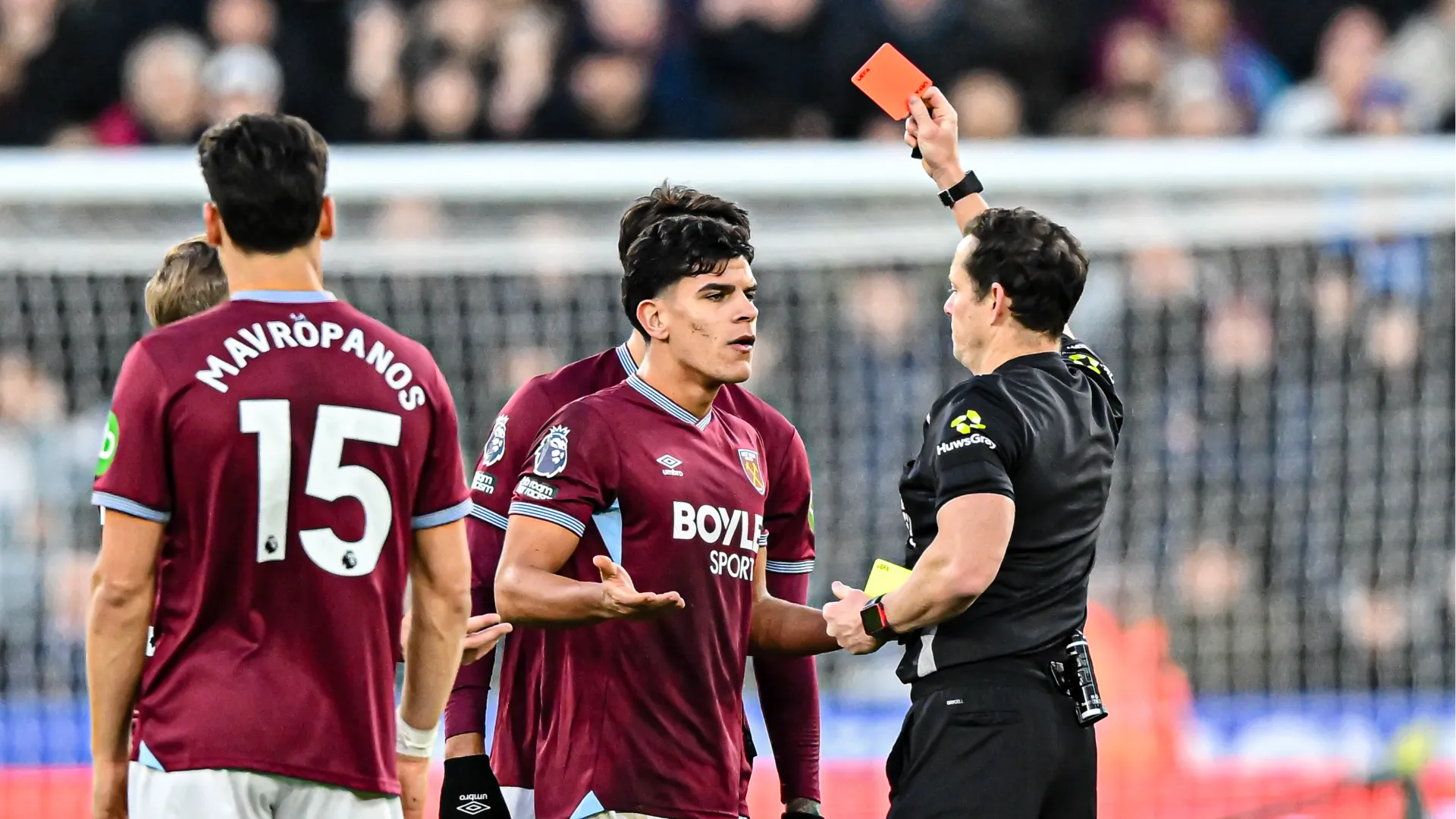 Ora Lucas Paquetá rischia una lunga squalifica per la condotta tenuta contro il Liverpool
