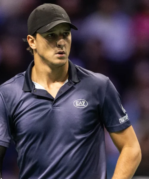 Luciano Darderi dura un set con Miomir Kecmanovic ad Atene