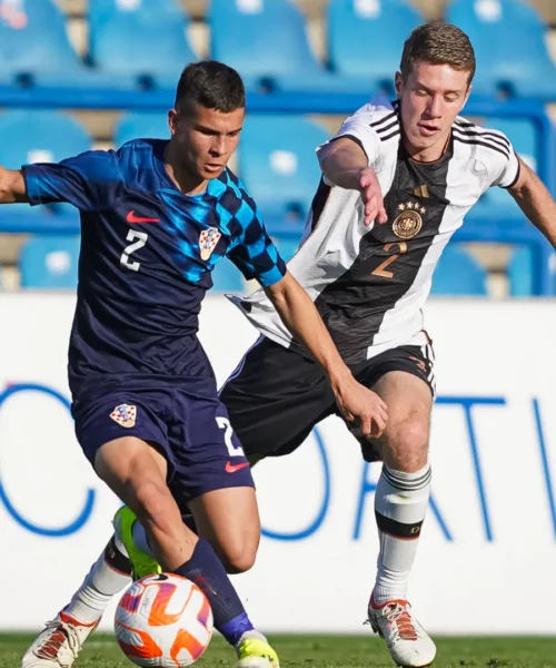 Bayern Monaco all’erta per il difensore del futuro. Immagini