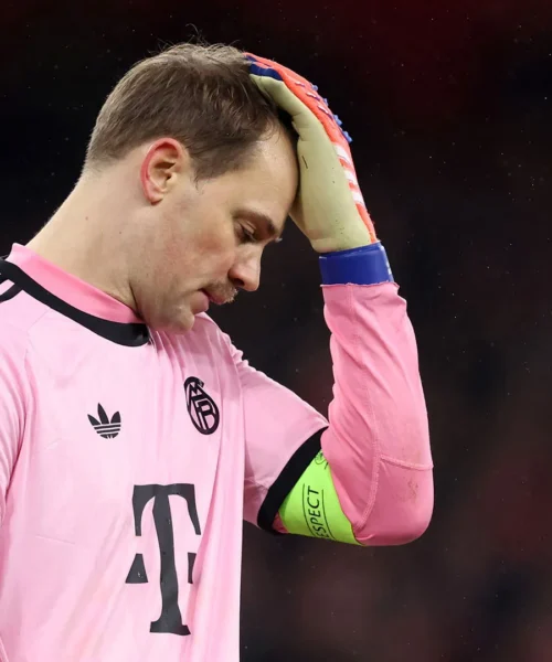 Bayern, Manuel Neuer nega i suoi errori ma una leggenda lo attacca