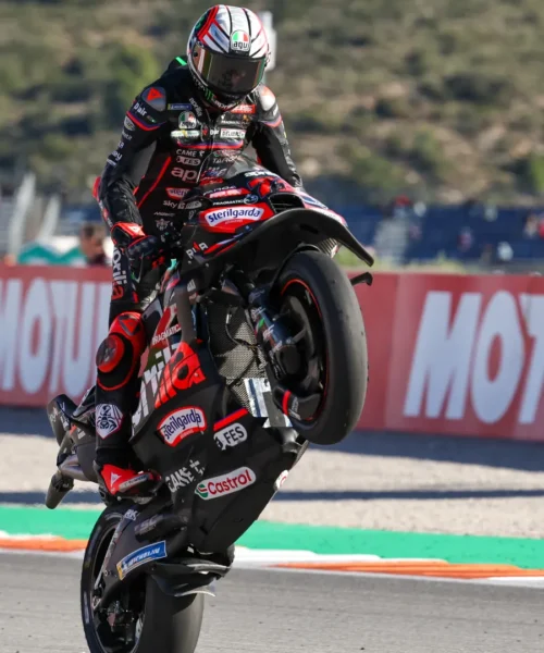 Marco Bezzecchi da record a Valencia: è pole position, beffato Alex Marquez