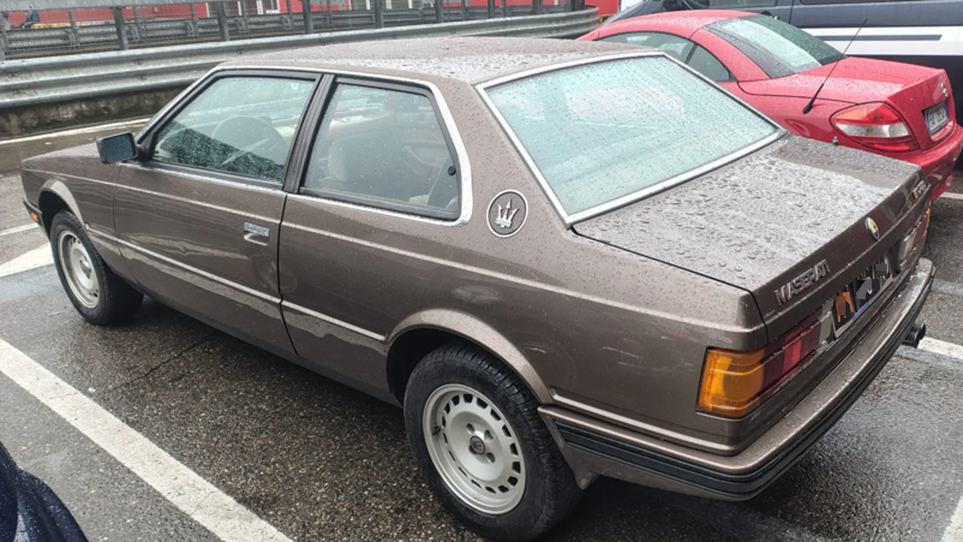 L'abitacolo è un concentrato di cura e lusso con finiture precise per offrire un ambiente confortevole.