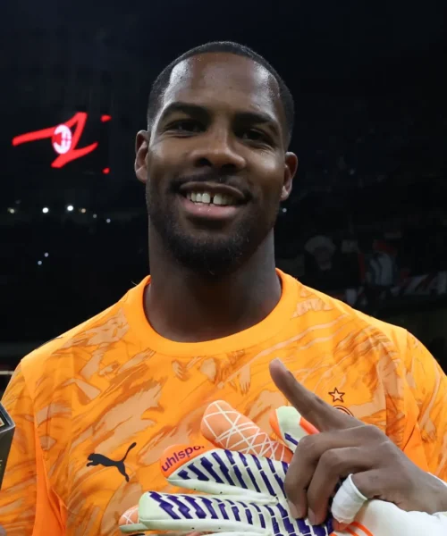 Mercato Milan, per Mike Maignan sarà un gennaio caldissimo: arriva l’offerta