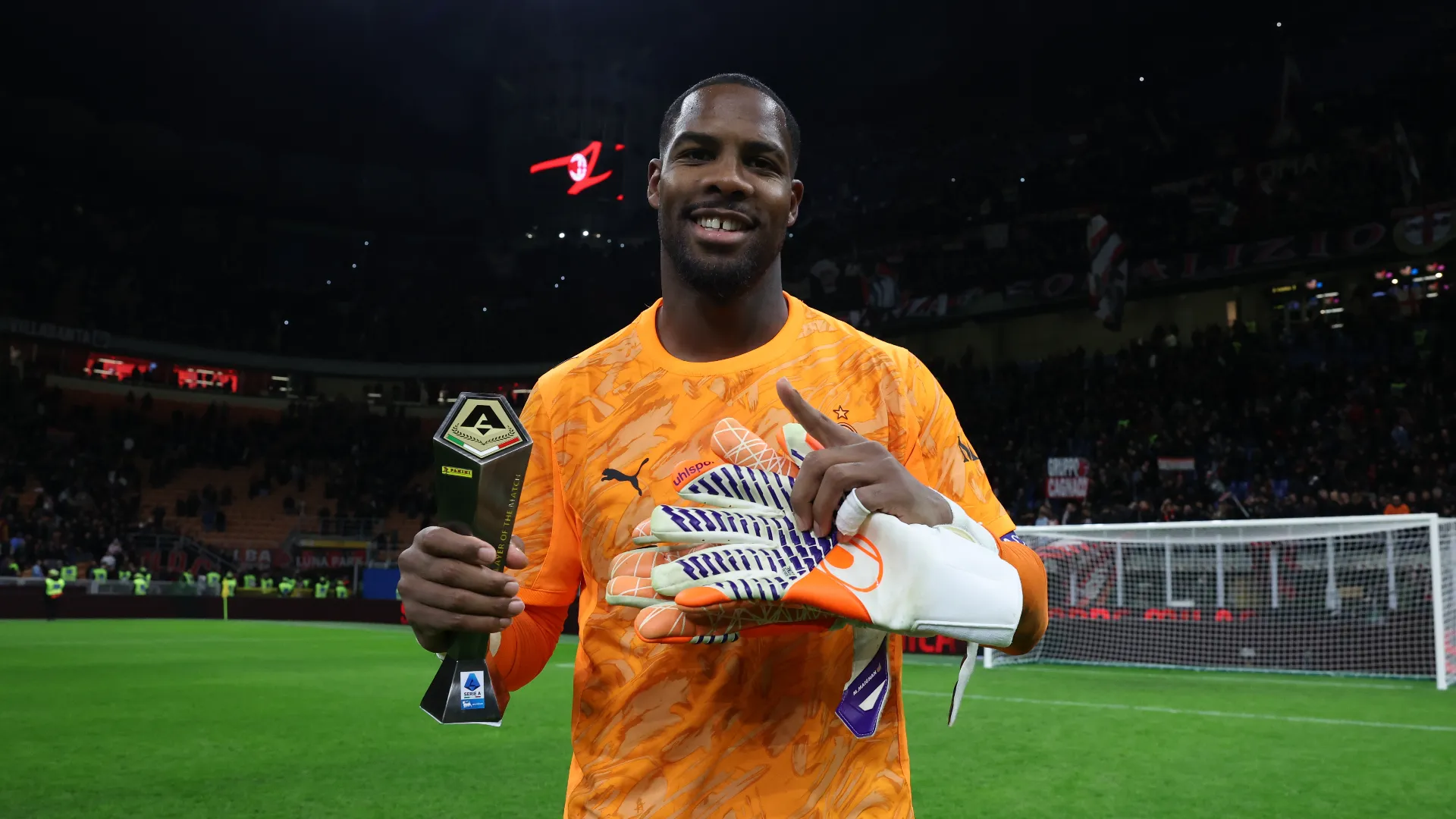 I bianconeri vogliono ingaggiare Mike Maignan, in scadenza con il Milan.