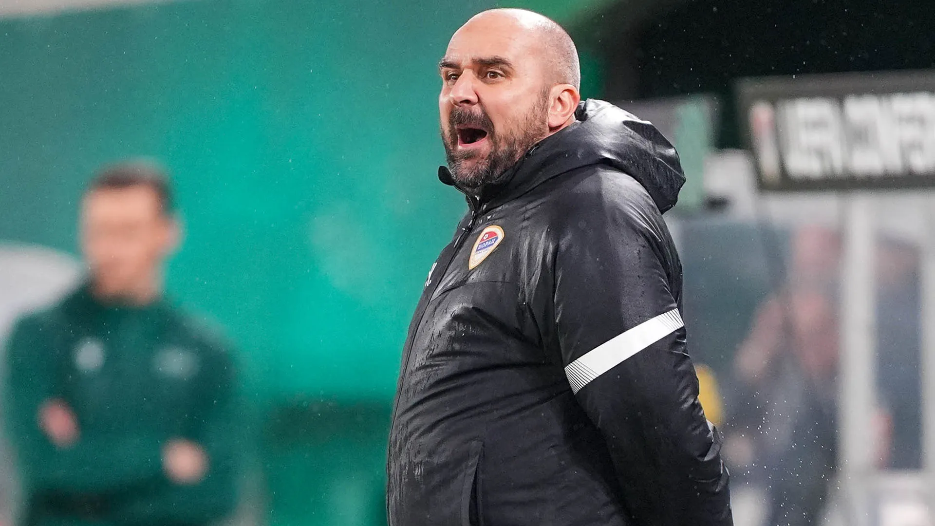 Al 22' Zizovic si è improvvisamente accasciato in panchina ed è stato soccorso dallo staff medico, che lo ha portato d'urgenza in ospedale