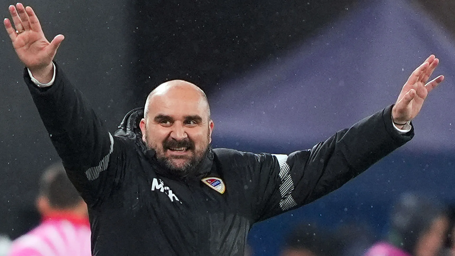 L'allenatore del Radnički 1923 Mladen Zizovic ha accusato un malore durante la partita contro il Mladost Lučani