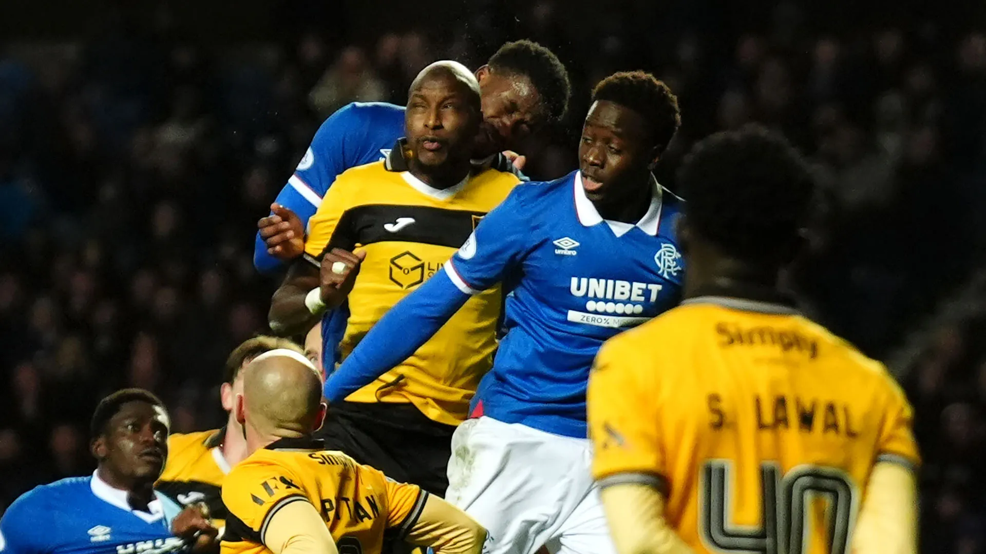 Nel secondo tempo Emmanuel Fernandez e Mohamed Sylla sono entrati in collisione