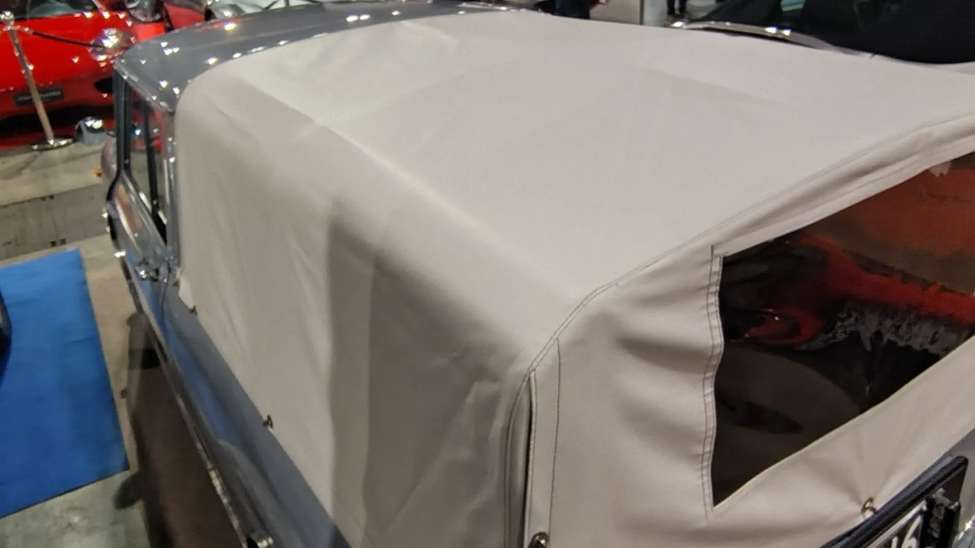 Il modello del 1971 conserva gli elementi tipici della prima generazione Mini