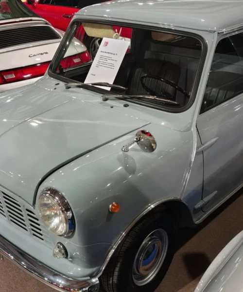 Rarissimo e irresistibile: le foto del Morris Mini Pick-Up del 1971