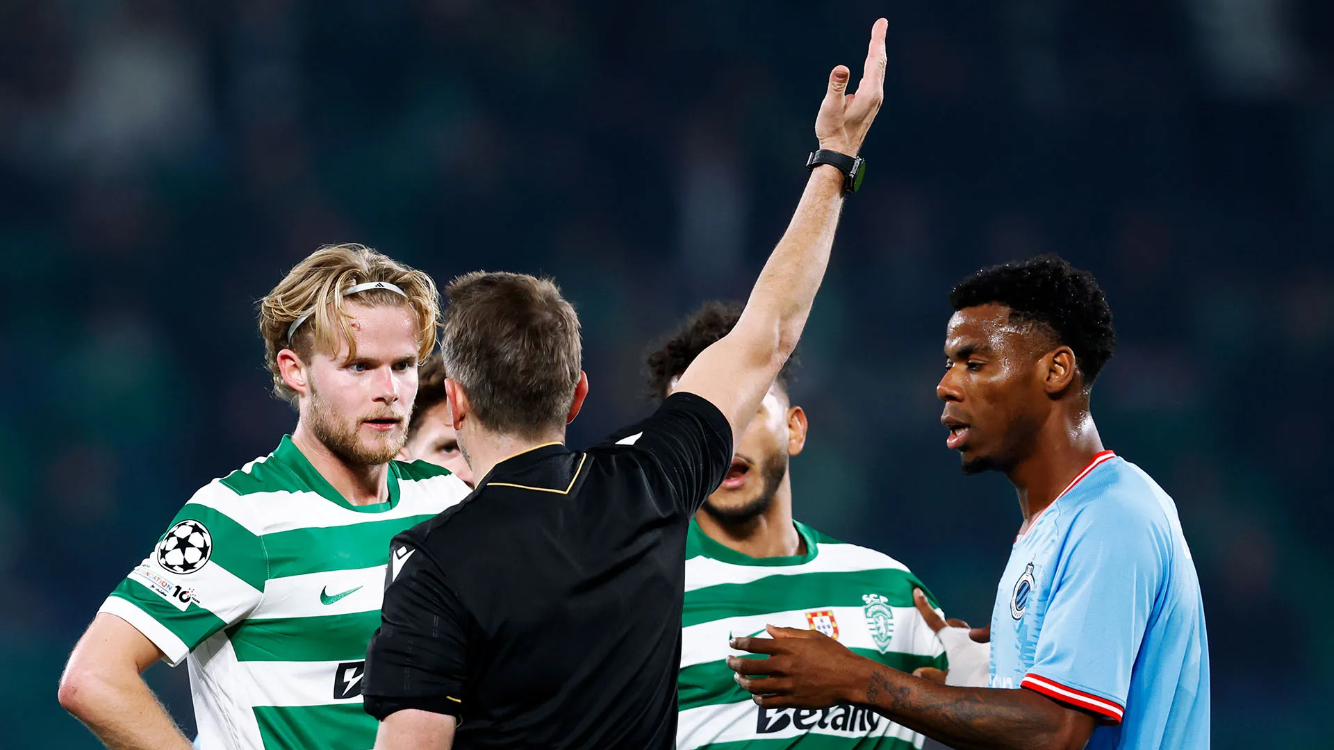 Fortunatamente per lo Sporting, Hjulmand è stato solo ammonito