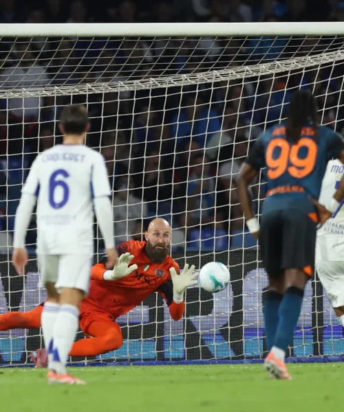 Milinkovic-Savic para un rigore a Morata, il Napoli si salva contro il Como