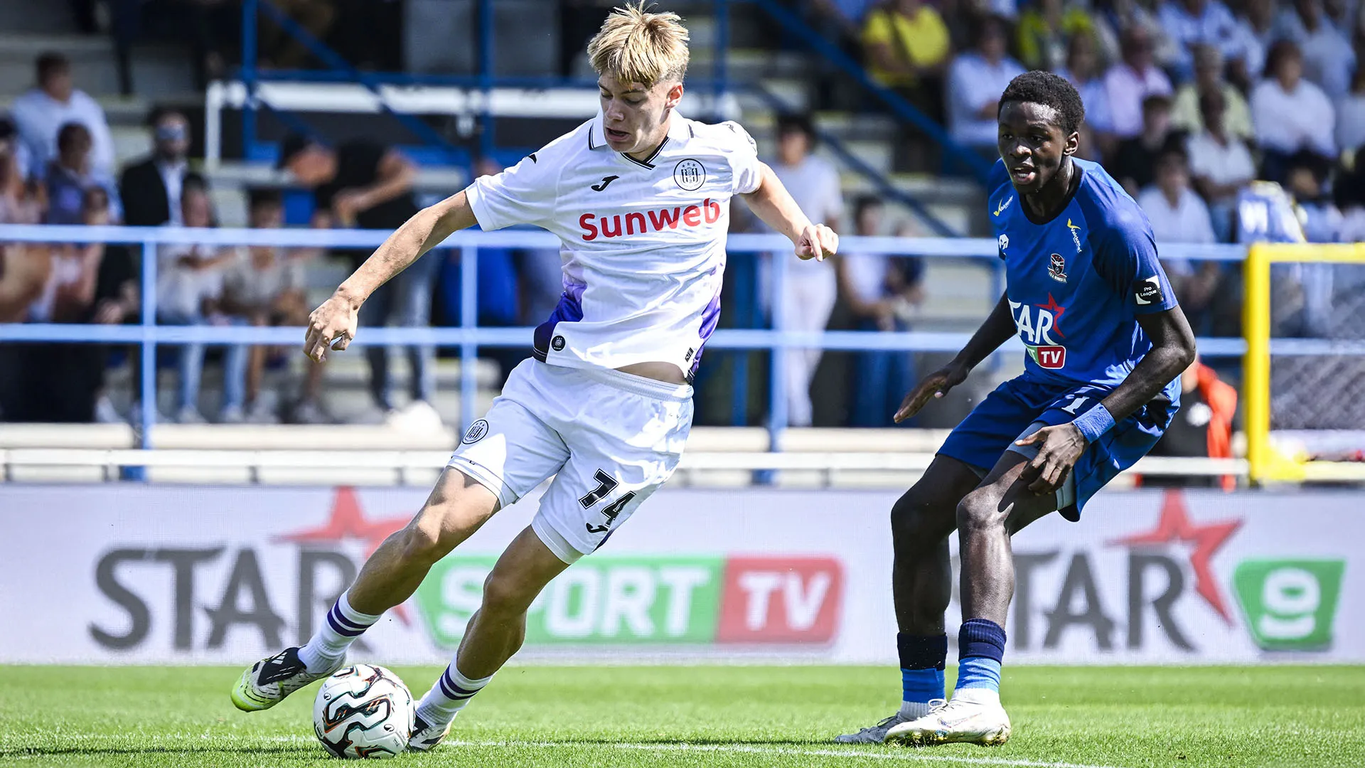 Il Bayern Monaco vede Nathan De Cat come possibile sostituto di Leon Goretzka
