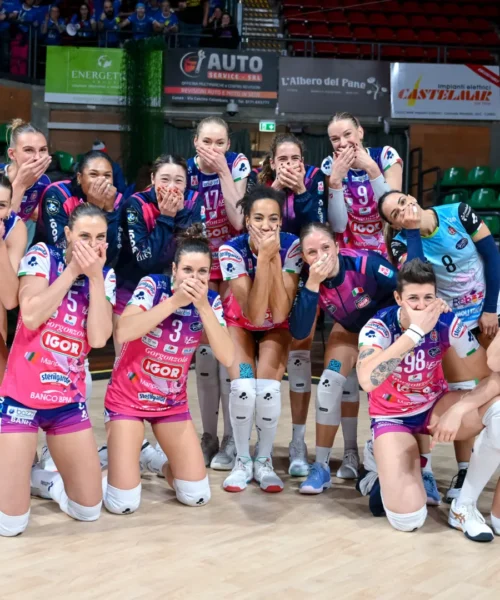 Igor Gorgonzola Novara corsara, espugnata Cuneo in tre set