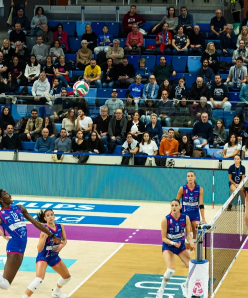 Paola Egonu da record trascina Milano: Firenze va ko