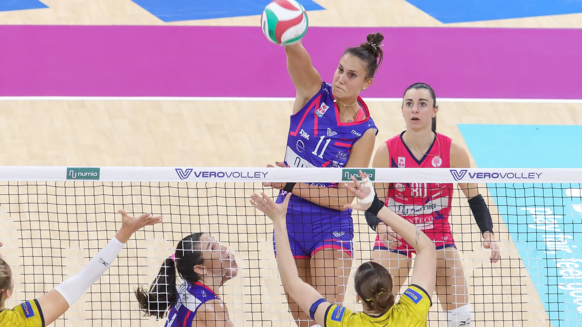 In doppia cifra per la Numia anche Anna Danesi, premiata come MVP grazie ai 12 punti (1 ace e 2 muri) messi a terra, frutto della ritrovata intesa con Bosio.