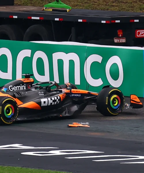 F1, Sprint amara per Oscar Piastri a Interlagos: incidente e ritiro. Le immagini