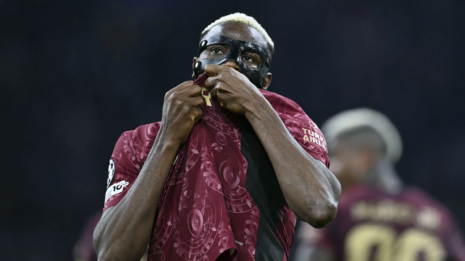 Due gol su calcio di rigore e un gol su azione: Osimhen non dimenticherà facilmente questa serata