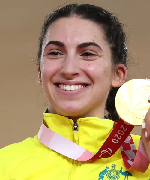 Vinse l’oro a Tokyo 2020: la ciclista è morta a soli 28 anni. Foto