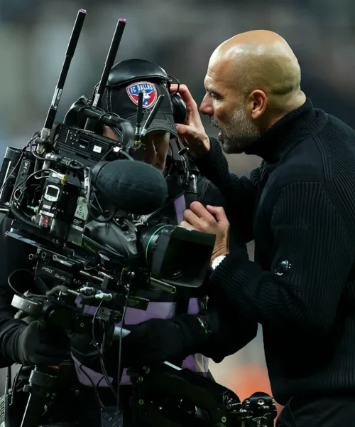 Prima l’ira, poi l’imbarazzo: Pep Guardiola chiede scusa