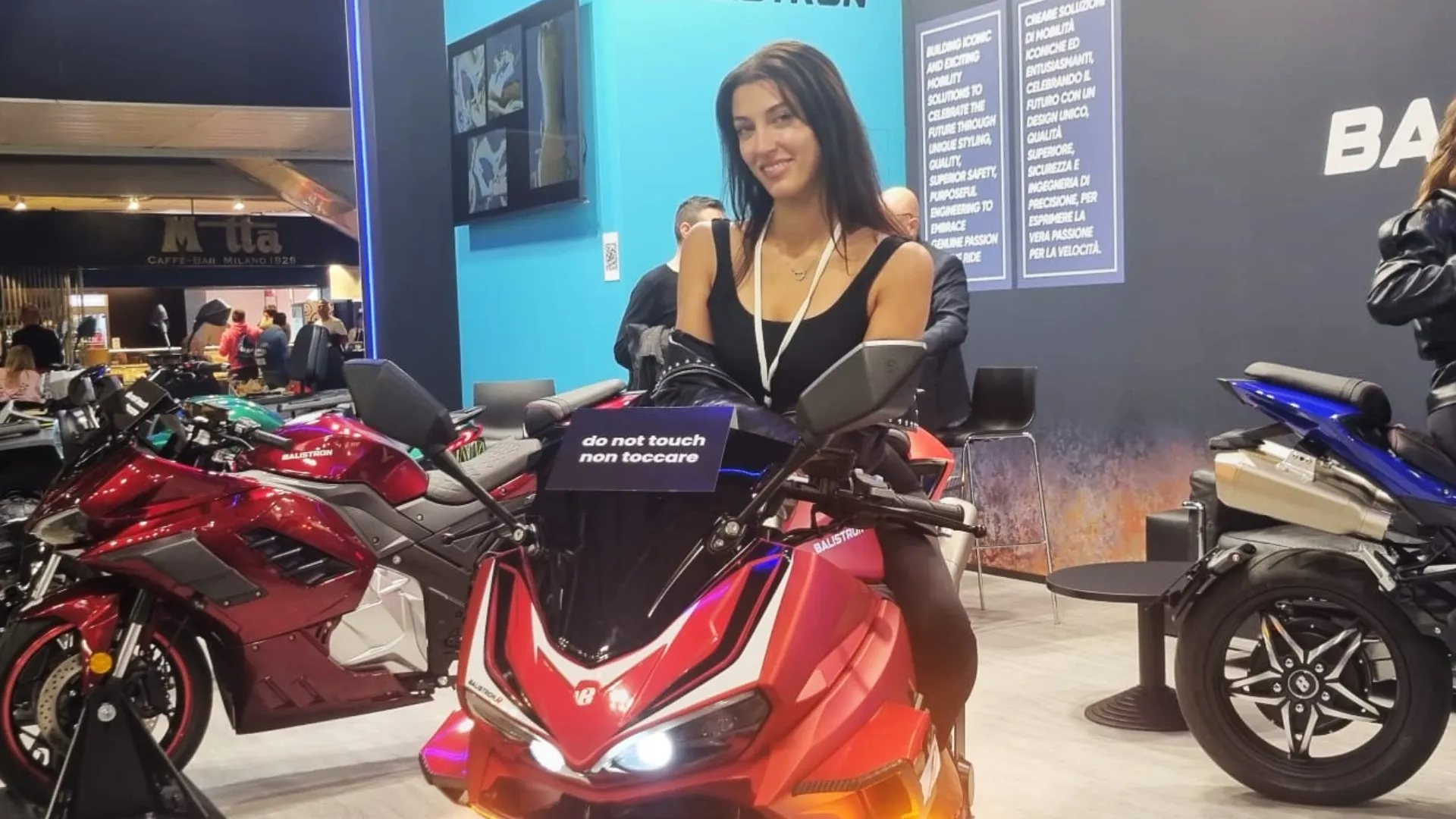 Tanti visitatori non hanno resistito davanti alla possibilità di fare un selfie... 